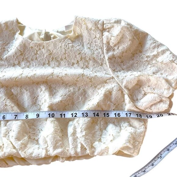 Cropped Puff Sleeve Lace Top - Picture 4 of 5